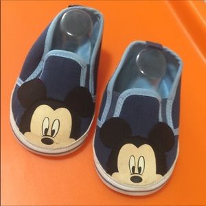 Disney Mickey Mouse Blue soft boy crib shoes.